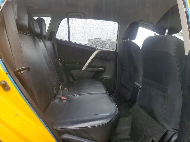 Photo 11 from auction – 2018 TOYOTA RAV4 with VIN JTMBFREV6JD256623