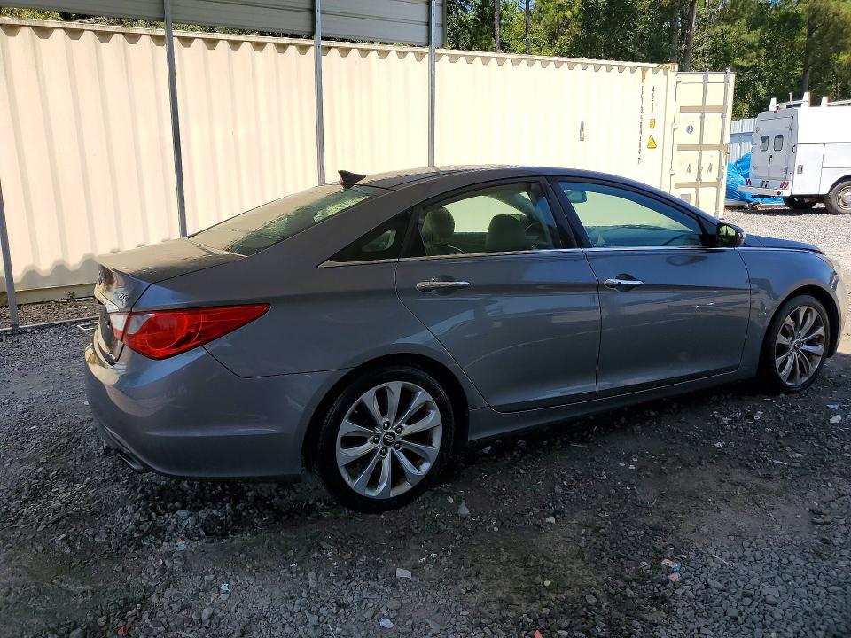 Photo 3 from auction – 2012 HYUNDAI SONATA with VIN 5NPEC4AB4CH437365