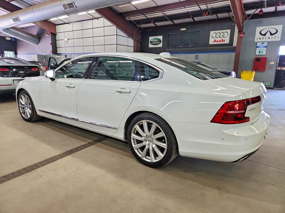 Photo 2 from auction – 2018 VOLVO S90 with VIN LVY992ML3JP004865