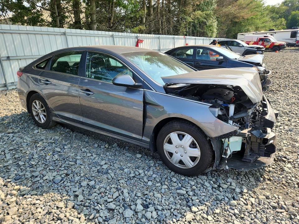 Photo 4 from auction – 2019 HYUNDAI SONATA with VIN 5NPE24AF9KH811828