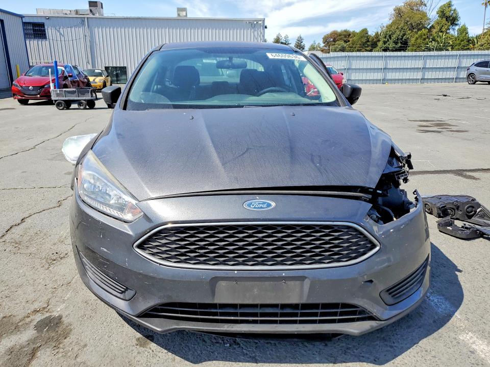 Photo 5 from auction – 2016 FORD FOCUS with VIN 1FADP3E27GL221540