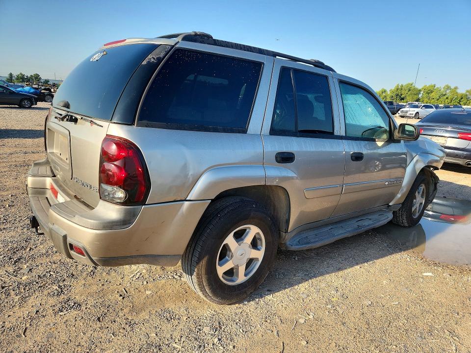 Photo 3 from auction – 2003 CHEVROLET TRAILBLAZER with VIN 1GNDS13S932326670