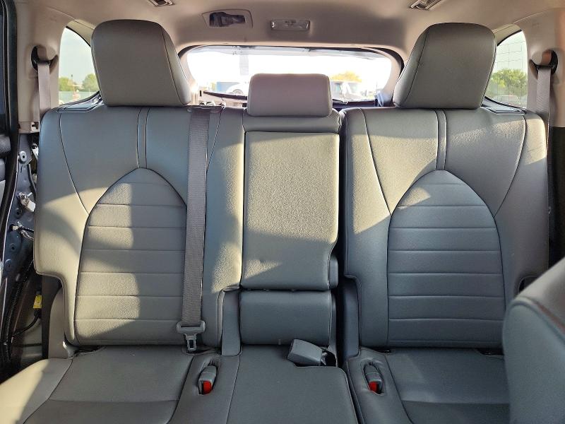 Photo 10 from auction – 2022 TOYOTA HIGHLANDER with VIN 5TDGZRAH5NS116425