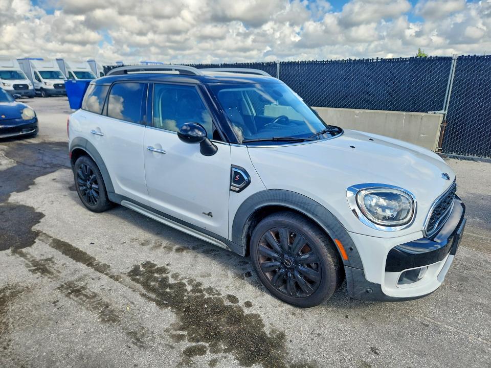 Photo 4 from auction – 2017 MINI COOPER with VIN WMZYT5C34H3D78977