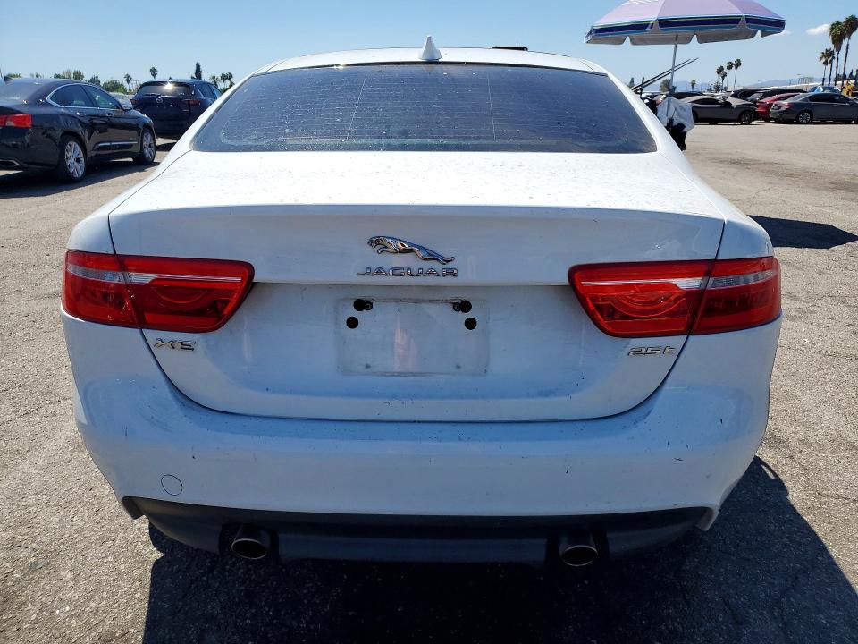 Photo 6 from auction – 2018 JAGUAR XE with VIN SAJAR4FXXJCP36211
