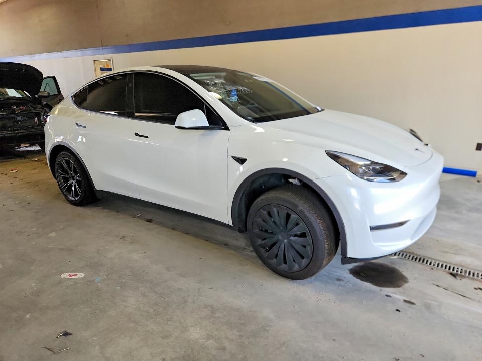 Photo 4 from auction – 2024 TESLA MODEL Y with VIN 7SAYGDED2RF170234