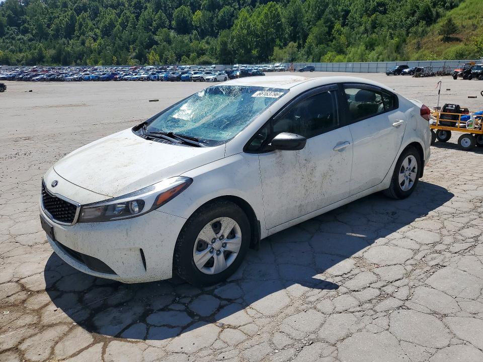 KIA FORTE 2018 مع رقم تعريف المركبة 3KPFK4A73JE231619 - صورة من المزاد