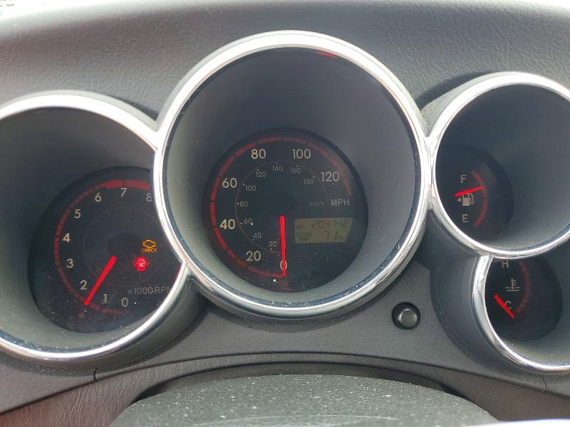 Photo 9 from auction – 2004 TOYOTA MATRIX with VIN 2T1KR32E64C166754