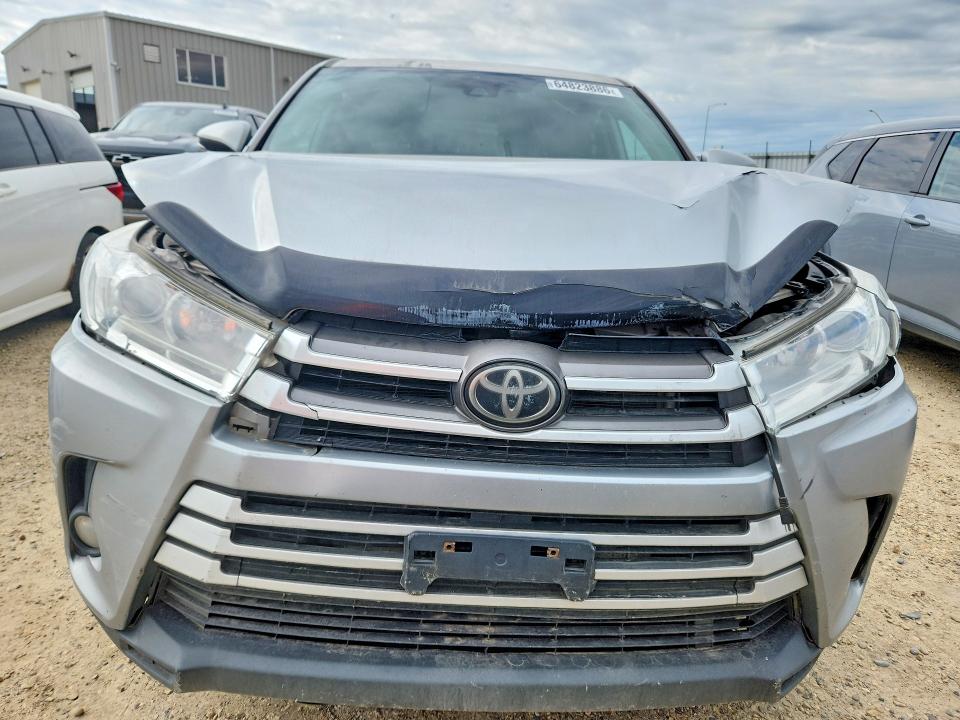 Photo 5 from auction – 2018 TOYOTA HIGHLANDER with VIN 5TDBZRFH9JS834346
