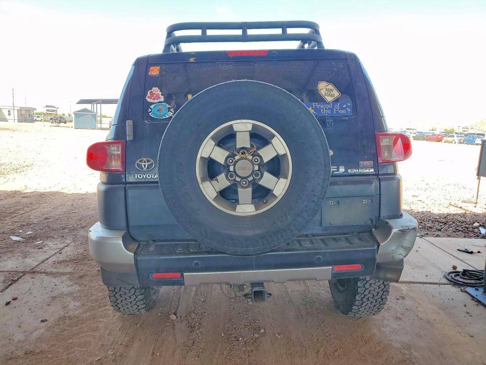 Photo 6 from auction – 2007 TOYOTA FJ CRUISER with VIN JTEBU11F470054946