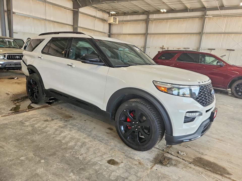 Photo 4 from auction – 2023 FORD EXPLORER with VIN 1FM5K8GC4PGB33100