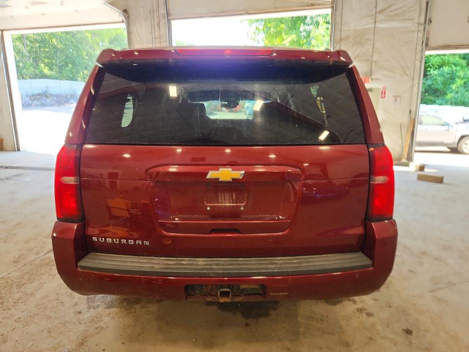 Photo 6 from auction – 2016 CHEVROLET SUBURBAN with VIN 1GNSKHKC5GR161014