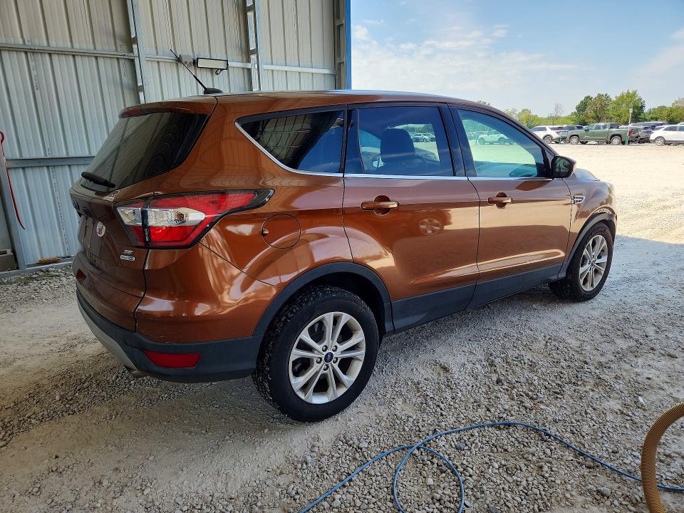 Photo 3 from auction – 2017 FORD ESCAPE with VIN 1FMCU9GD5HUA68499