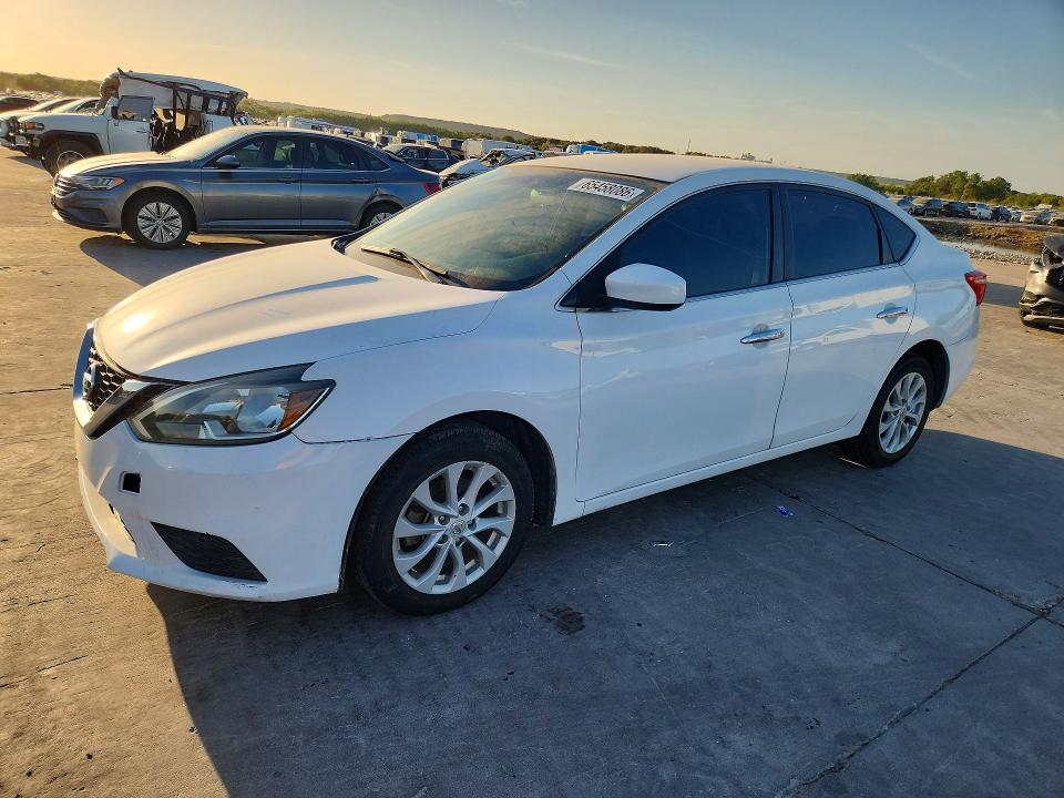 NISSAN SENTRA 2018 with VIN 3N1AB7AP8JY240295 - Photo from auction