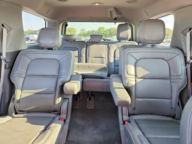 Photo 10 from auction – 2019 LINCOLN NAVIGATOR with VIN 5LMJJ2LT1KEL08103