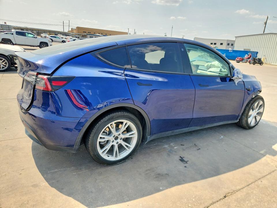 Фото 3 с аукциона – 2022 TESLA MODEL  Y с VIN 7SAYGDEE0NF376669