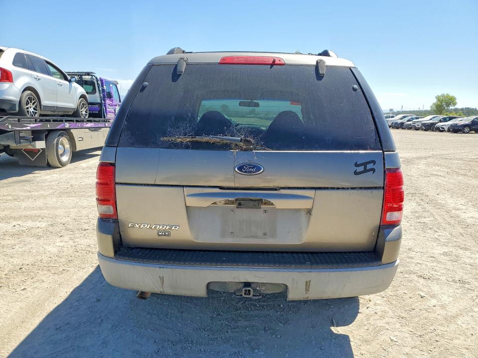 Photo 6 from auction – 2002 FORD EXPLORER with VIN 1FMZU63E72ZB18594