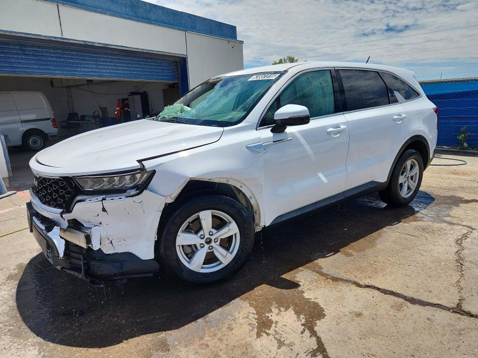 KIA SORENTO 2022 with VIN 5XYRG4LC0NG081745 - Photo from auction
