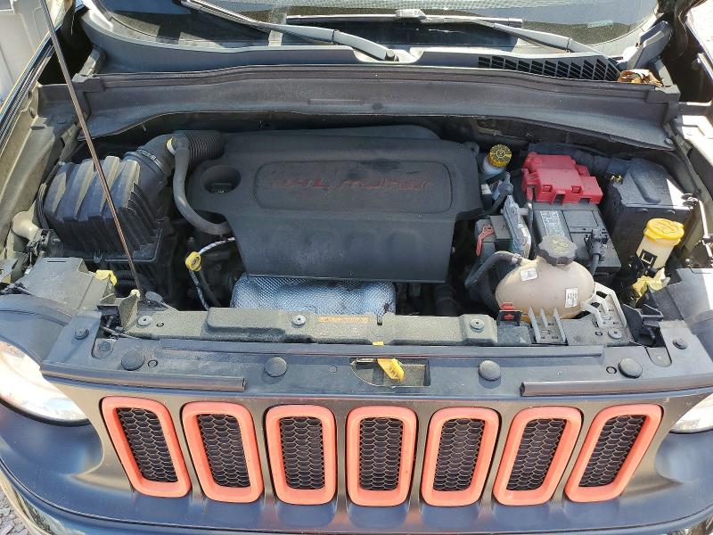 Photo 12 from auction – 2018 JEEP RENEGADE with VIN ZACCJBBB4JPJ05198