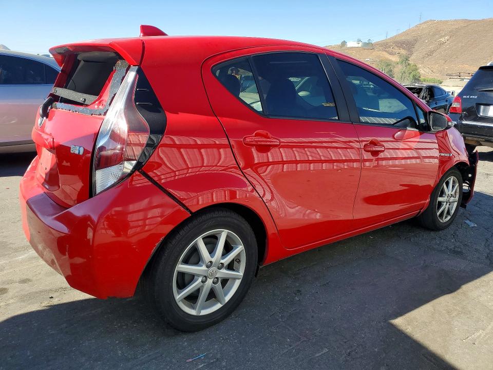 Photo 3 from auction – 2015 TOYOTA PRIUS C with VIN JTDKDTB33F1113112