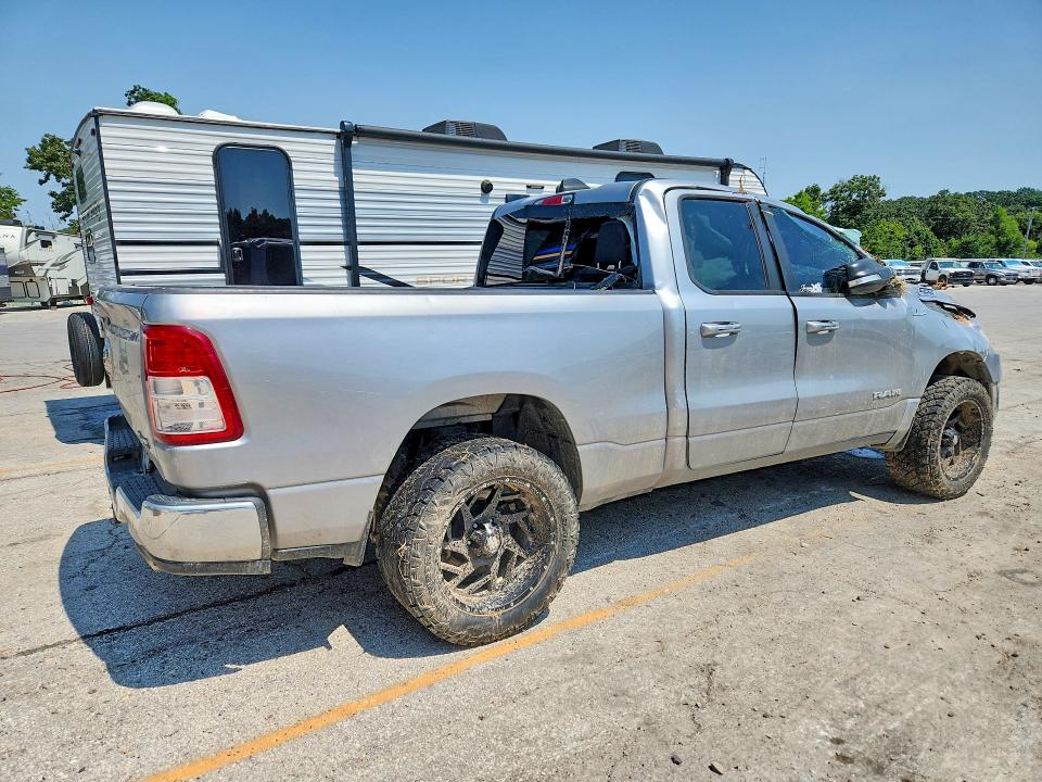 Снимка 3 от търг – 2019 RAM 1500 с VIN 1C6SRFBT3KN772093