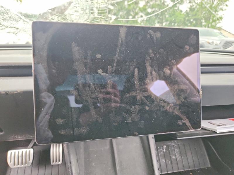 Photo 9 from auction – 2025 TESLA MODEL 3 with VIN 5YJ3E1ET2SF035960