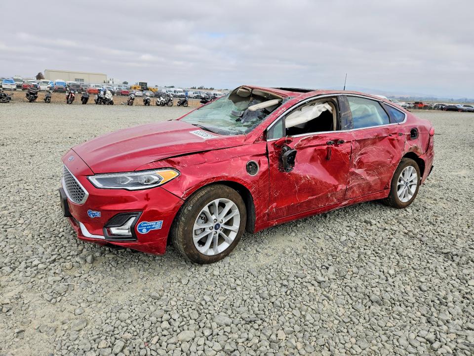 Photo 1 from auction – 2020 FORD FUSION with VIN 3FA6P0SU7LR222311