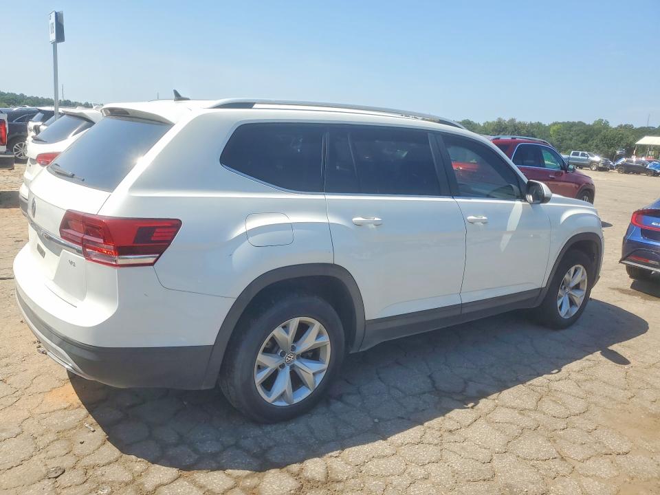 Photo 3 from auction – 2018 VOLKSWAGEN ATLAS with VIN 1V2CR2CA8JC562679