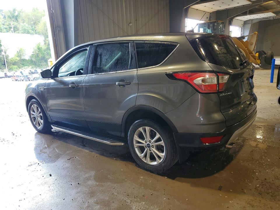 Photo 2 from auction – 2017 FORD ESCAPE with VIN 1FMCU9GD9HUC62680