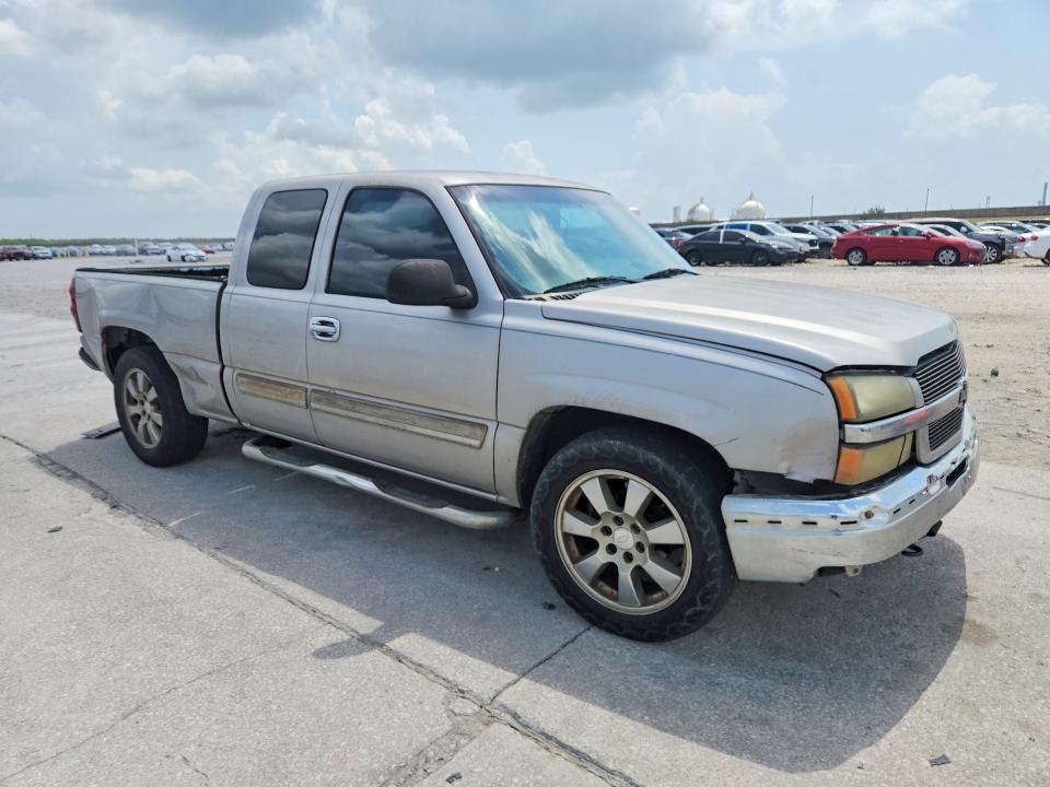 Photo 4 from auction – 2004 CHEVROLET SILVERADO with VIN 2GCEC19T841184839