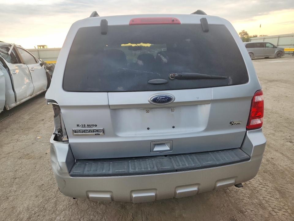 Photo 6 from auction – 2011 FORD ESCAPE with VIN 1FMCU0DG2BKA75357