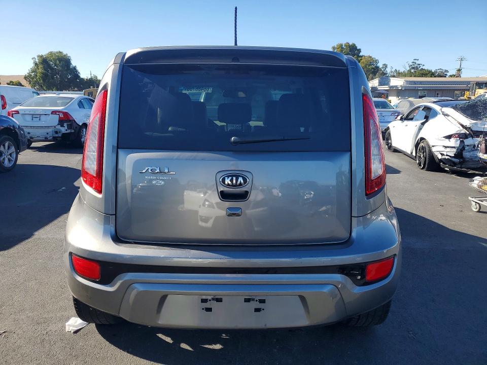 Photo 6 from auction – 2013 KIA SOUL with VIN KNDJT2A6XD7614707