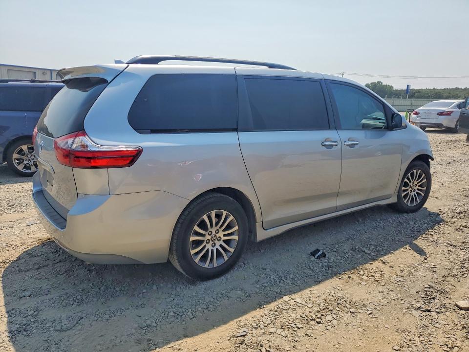 Photo 3 from auction – 2020 TOYOTA SIENNA with VIN 5TDYZ3DC6LS057237