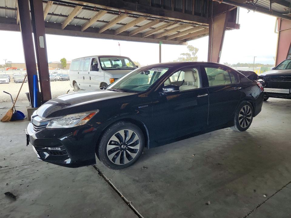 Photo 1 from auction – 2017 HONDA ACCORD with VIN JHMCR6F73HC008810