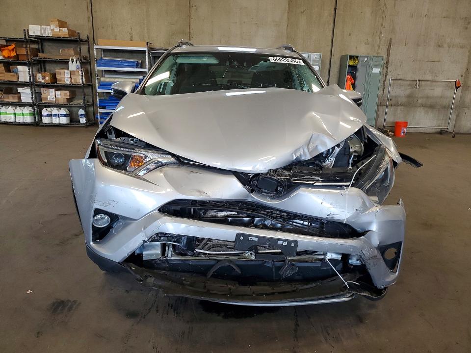 Photo 5 from auction – 2017 TOYOTA RAV4 with VIN 2T3RFREV7HW542377