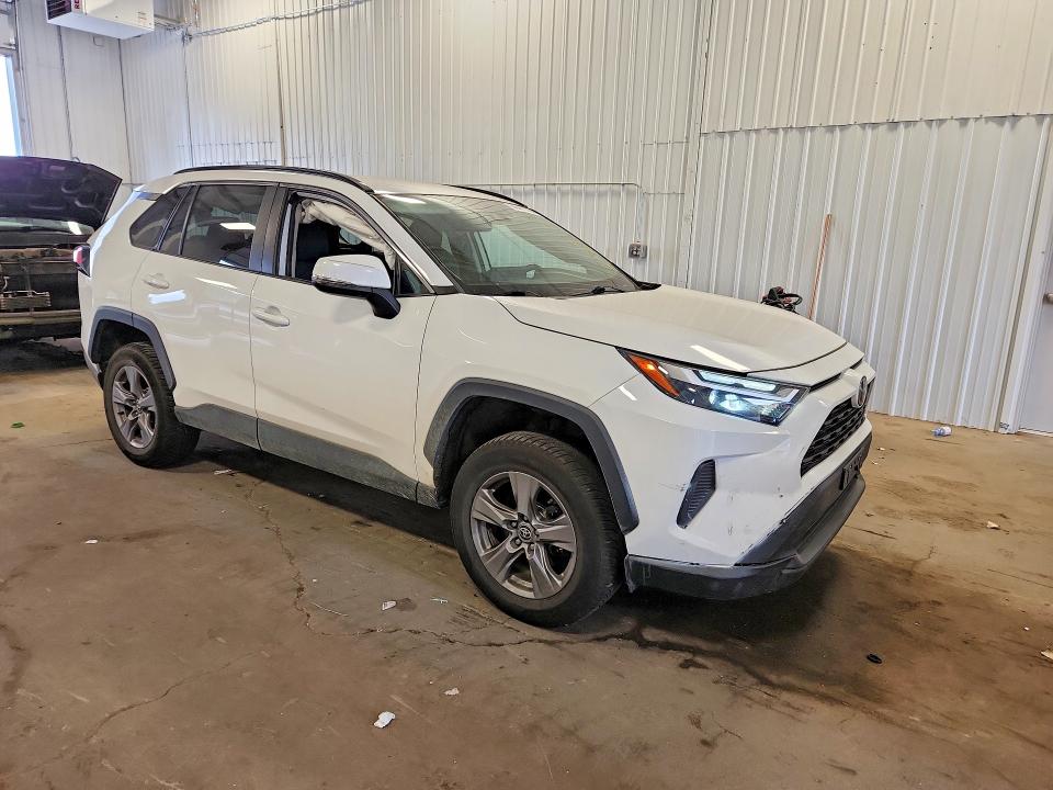 Photo 4 from auction – 2022 TOYOTA RAV4 with VIN 2T3P1RFV6NW255869