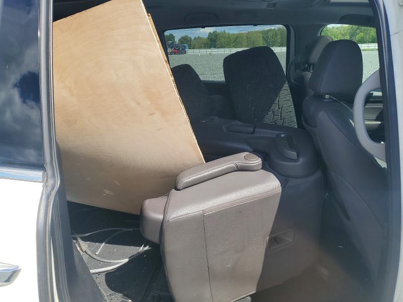 Photo 11 from auction – 2018 HONDA ODYSSEY with VIN 5FNRL6H96JB033429
