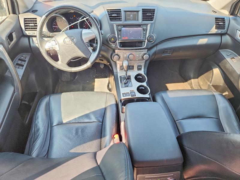 Zdjęcie 8 z aukcji – 2013 TOYOTA HIGHLANDER z VIN 5TDBK3EH1DS247436