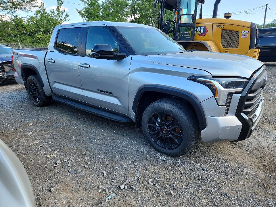 Photo 4 from auction – 2025 TOYOTA TUNDRA with VIN 5TFWA5DB2SX254416