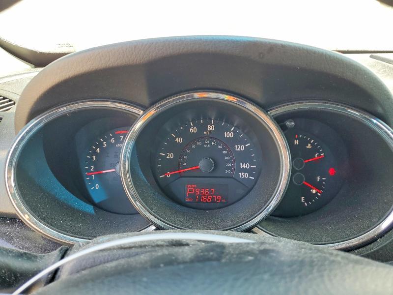 Photo 9 from auction – 2011 KIA SORENTO with VIN 5XYKTCA17BG007422