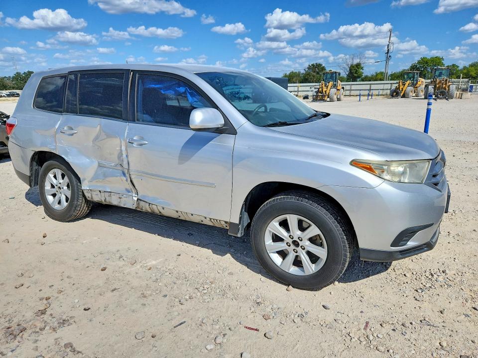 Photo 4 from auction – 2013 TOYOTA HIGHLANDER with VIN 5TDZK3EH1DS101780