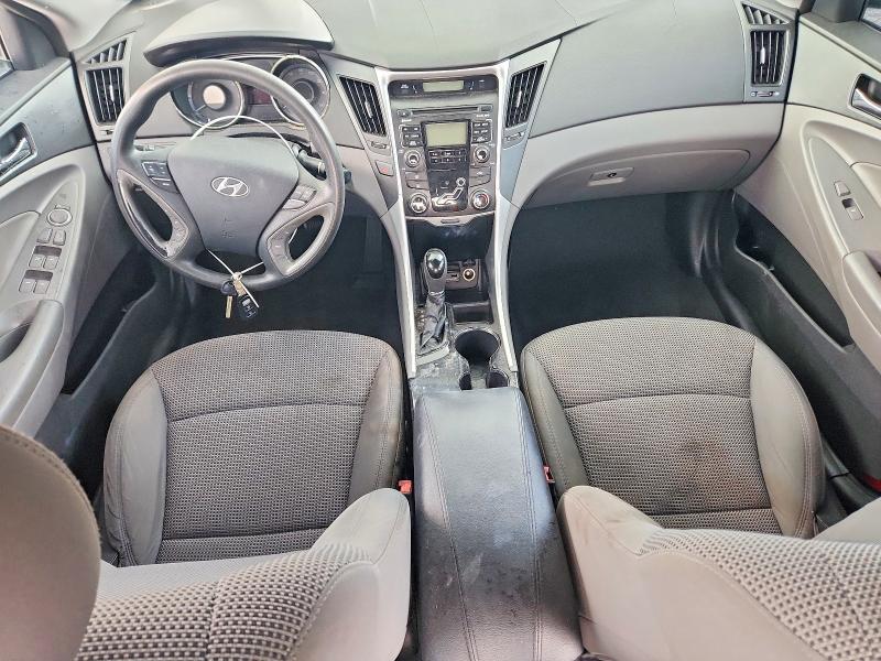 Photo 8 from auction – 2011 HYUNDAI SONATA with VIN 5NPEB4AC6BH118219