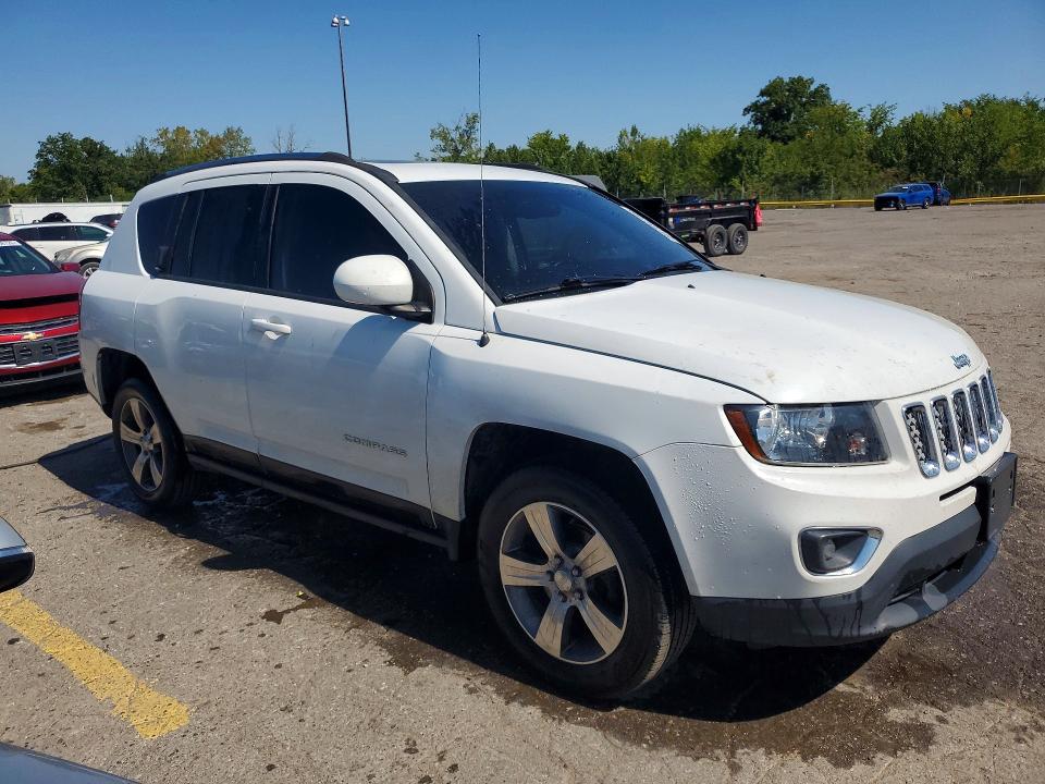 Foto 4 de la subasta – 2017 JEEP COMPASS con VIN 1C4NJCEB7HD156023