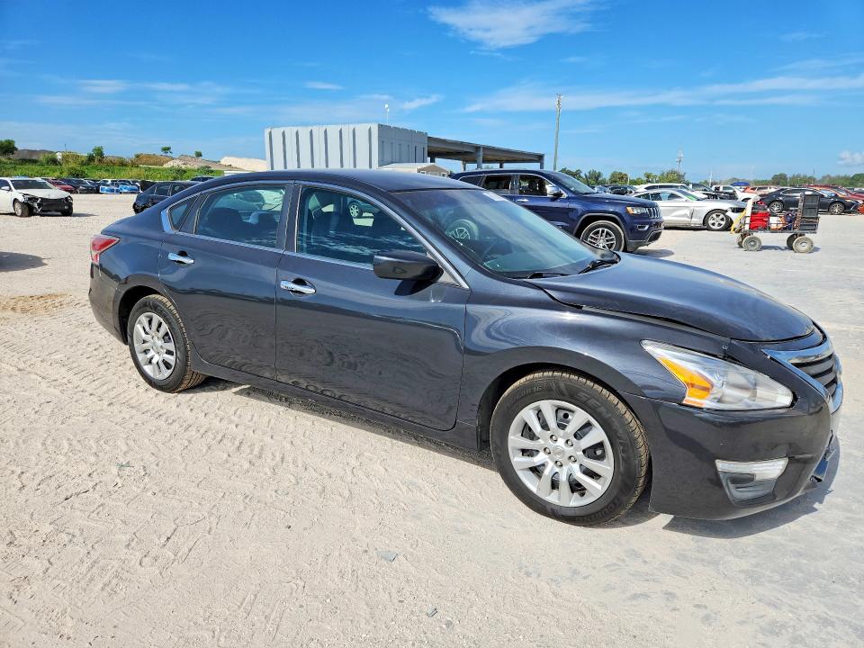 Photo 4 from auction – 2015 NISSAN ALTIMA with VIN 1N4AL3AP0FC409962