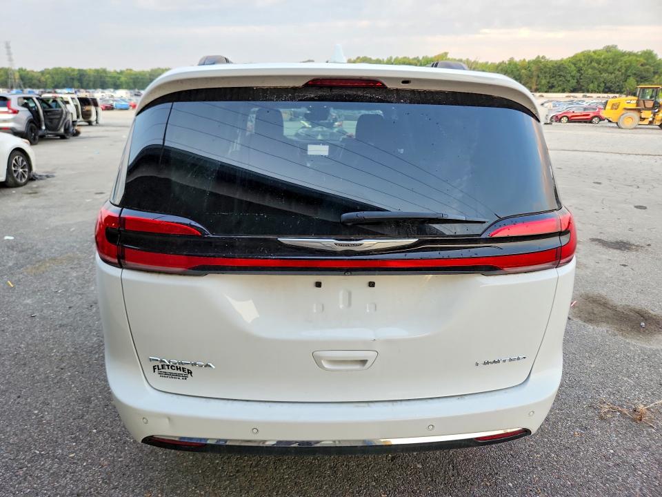 Photo 6 from auction – 2022 CHRYSLER PACIFICA with VIN 2C4RC1GG0NR127643
