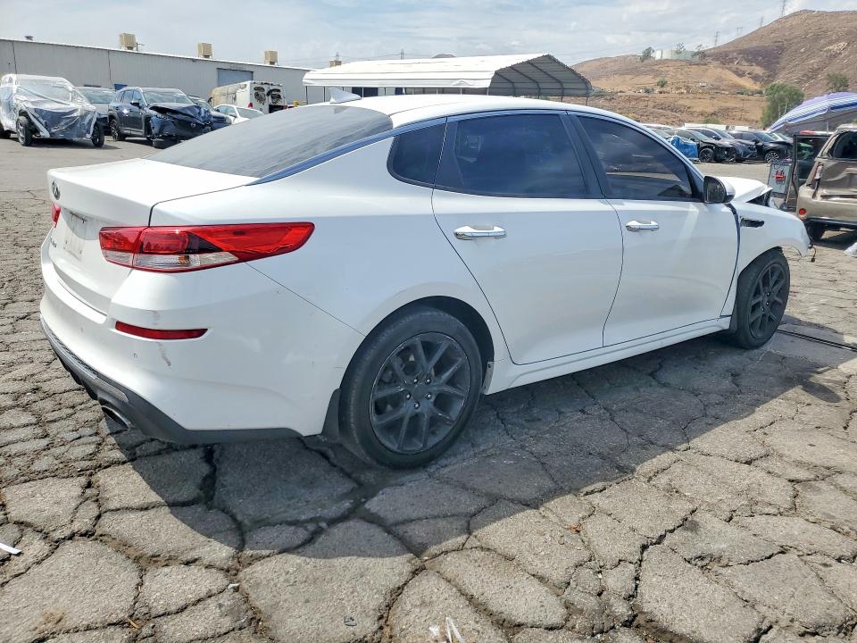 Photo 3 from auction – 2019 KIA OPTIMA with VIN 5XXGT4L30KG338583