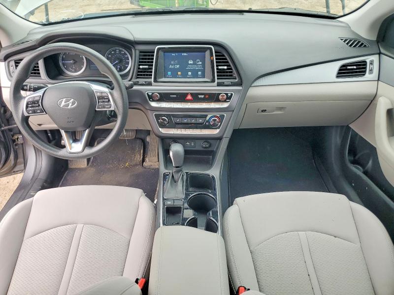 Photo 8 from auction – 2018 HYUNDAI SONATA with VIN 5NPE24AF8JH710388