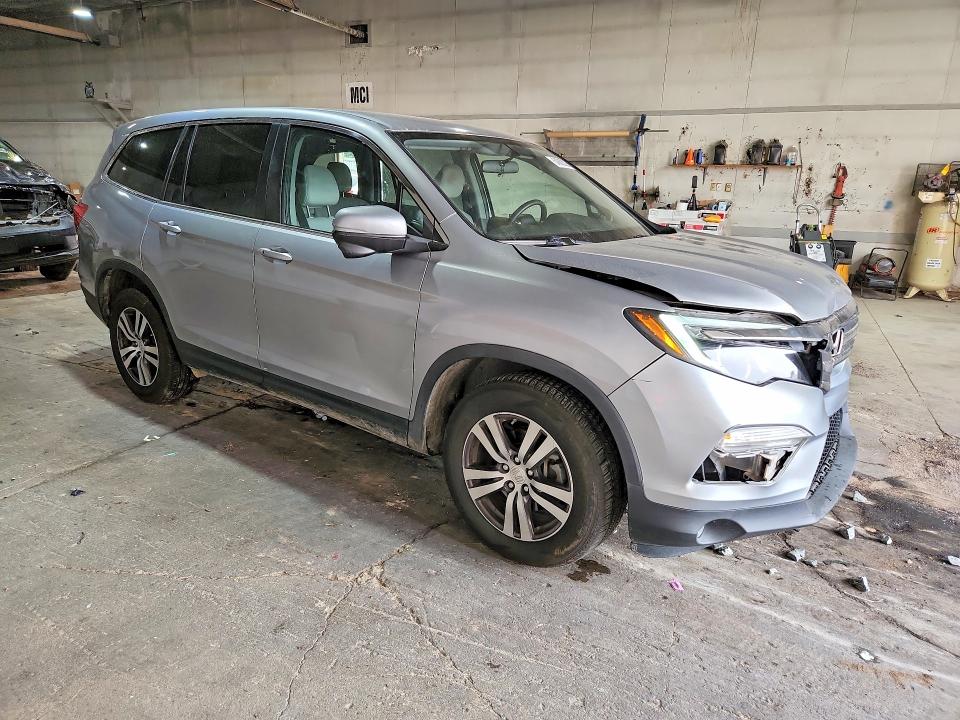 Photo 4 from auction – 2016 HONDA PILOT with VIN 5FNYF6H3XGB111962