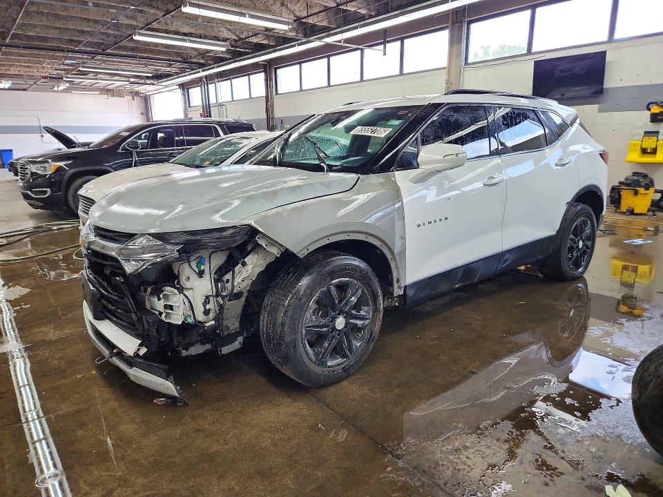 CHEVROLET BLAZER 2021 with VIN 3GNKBDRS7MS533919 - Photo from auction