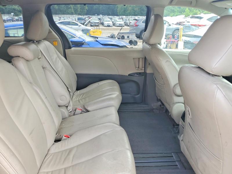 Photo 11 from auction – 2011 TOYOTA SIENNA with VIN 5TDKK3DCXBS115455